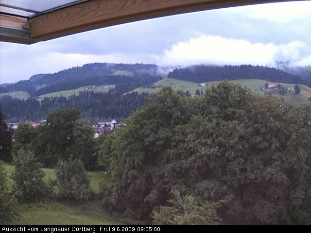 Webcam-Bild: Aussicht vom Dorfberg in Langnau 20090619-090500