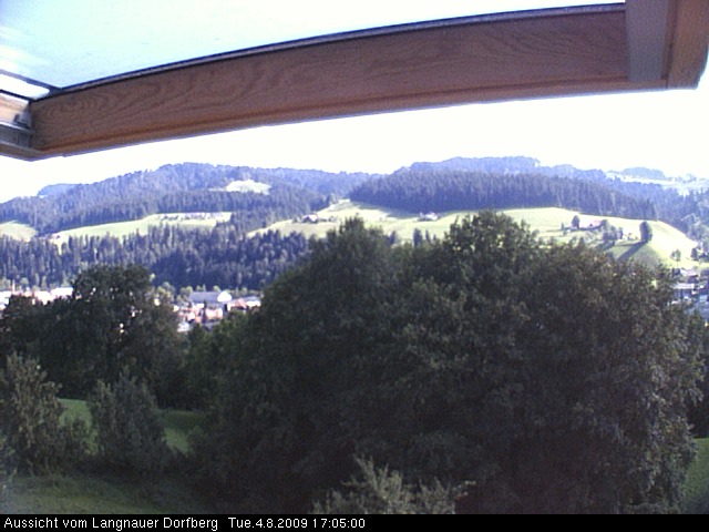 Webcam-Bild: Aussicht vom Dorfberg in Langnau 20090804-170500