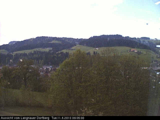 Webcam-Bild: Aussicht vom Dorfberg in Langnau 20100511-090500