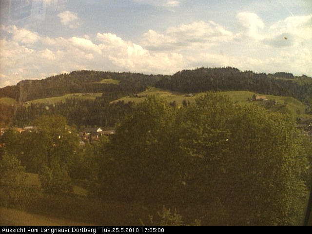 Webcam-Bild: Aussicht vom Dorfberg in Langnau 20100525-170500
