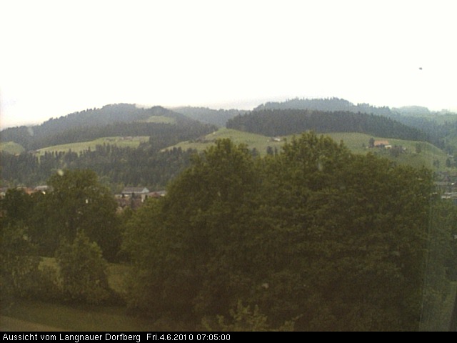 Webcam-Bild: Aussicht vom Dorfberg in Langnau 20100604-070500