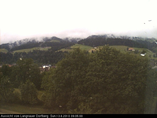 Webcam-Bild: Aussicht vom Dorfberg in Langnau 20100613-090500