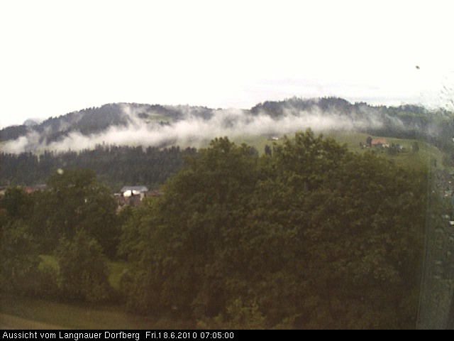 Webcam-Bild: Aussicht vom Dorfberg in Langnau 20100618-070500