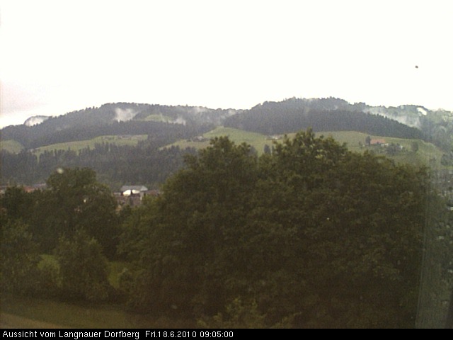 Webcam-Bild: Aussicht vom Dorfberg in Langnau 20100618-090500