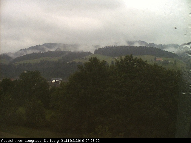 Webcam-Bild: Aussicht vom Dorfberg in Langnau 20100619-070500