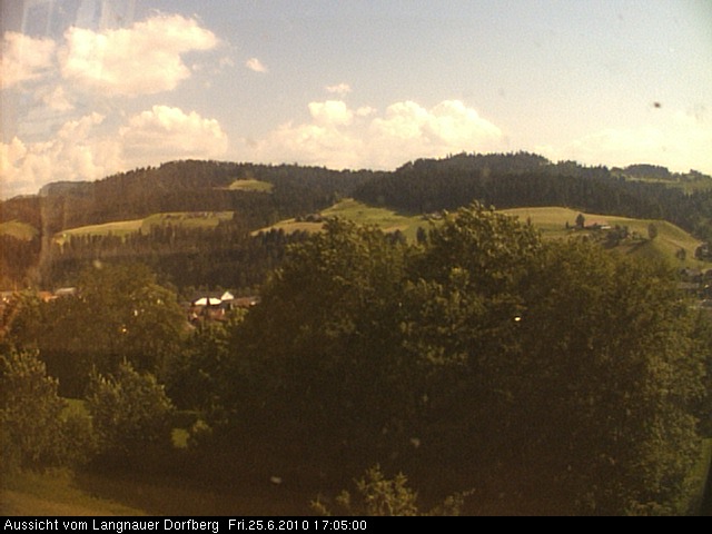 Webcam-Bild: Aussicht vom Dorfberg in Langnau 20100625-170500