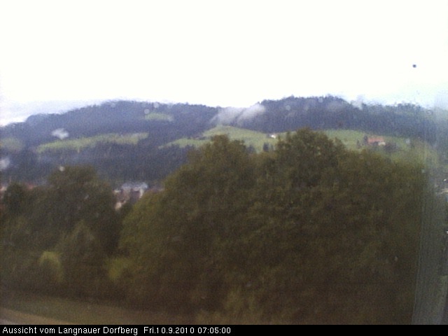 Webcam-Bild: Aussicht vom Dorfberg in Langnau 20100910-070500