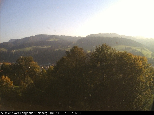Webcam-Bild: Aussicht vom Dorfberg in Langnau 20101007-170500