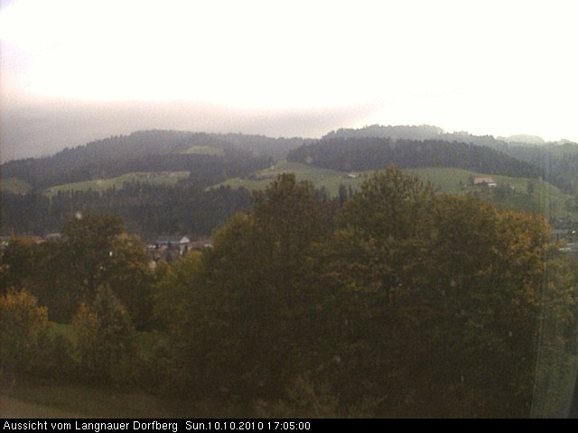 Webcam-Bild: Aussicht vom Dorfberg in Langnau 20101010-170500