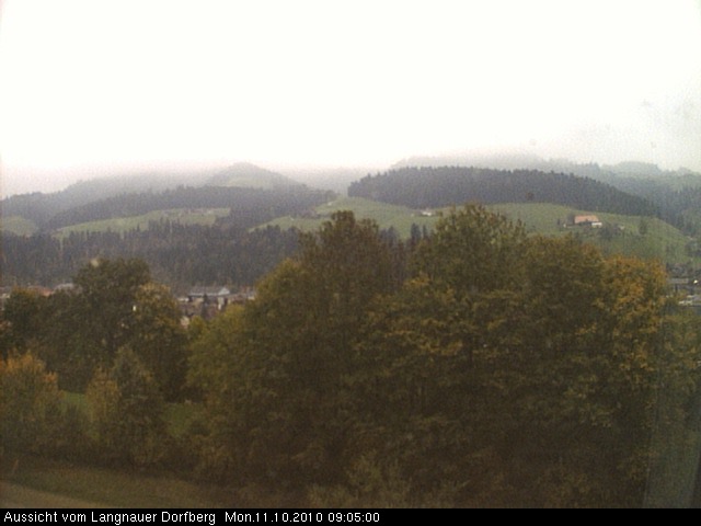 Webcam-Bild: Aussicht vom Dorfberg in Langnau 20101011-090500