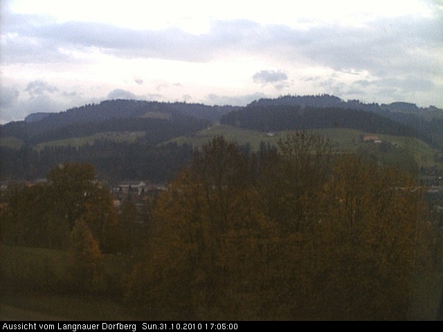 Webcam-Bild: Aussicht vom Dorfberg in Langnau 20101031-170500