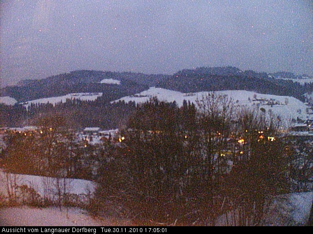Webcam-Bild: Aussicht vom Dorfberg in Langnau 20101130-170500