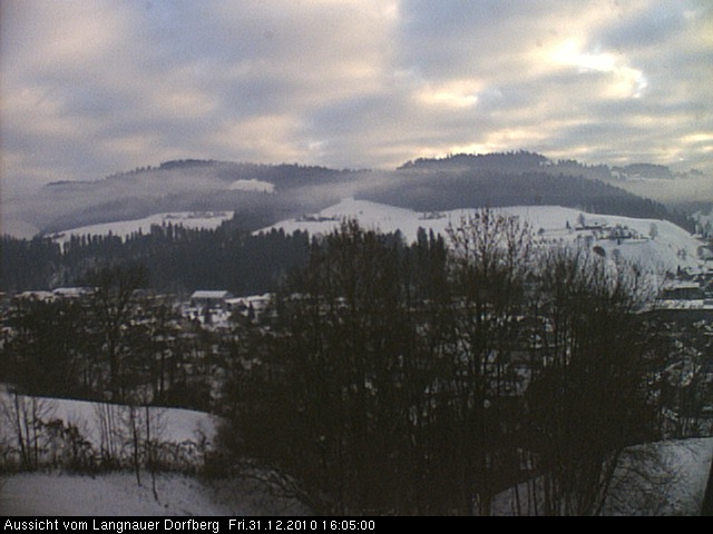Webcam-Bild: Aussicht vom Dorfberg in Langnau 20101231-160500