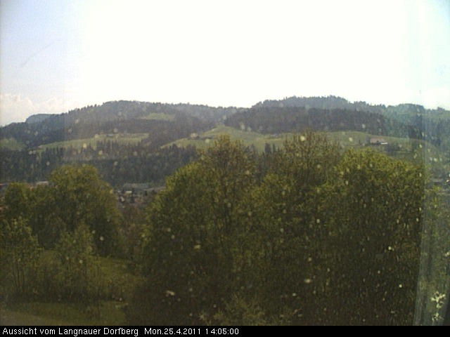 Webcam-Bild: Aussicht vom Dorfberg in Langnau 20110425-140500
