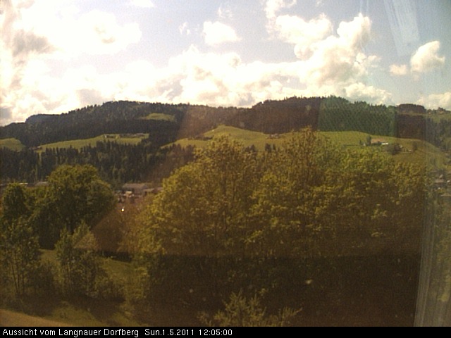 Webcam-Bild: Aussicht vom Dorfberg in Langnau 20110501-120500