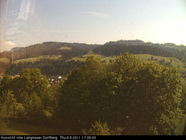 Webcam-Bild: Aussicht vom Dorfberg in Langnau 20110505-170500
