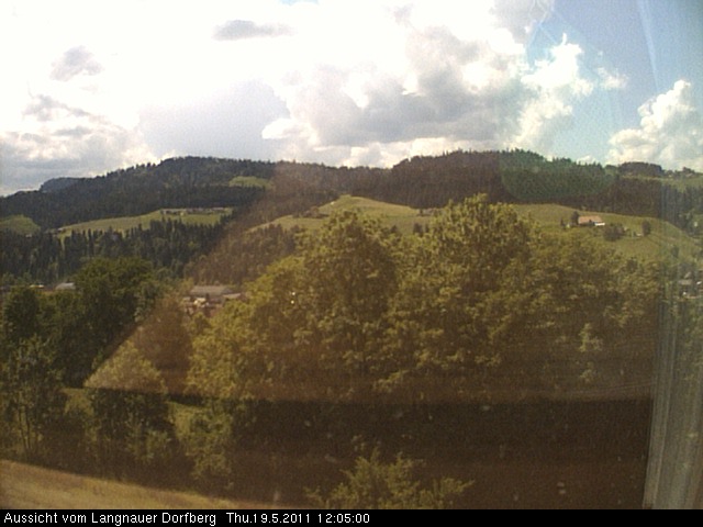 Webcam-Bild: Aussicht vom Dorfberg in Langnau 20110519-120500