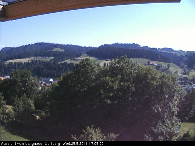 Webcam-Bild: Aussicht vom Dorfberg in Langnau 20110525-170500