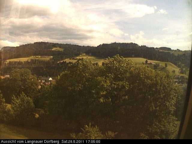 Webcam-Bild: Aussicht vom Dorfberg in Langnau 20110528-170500