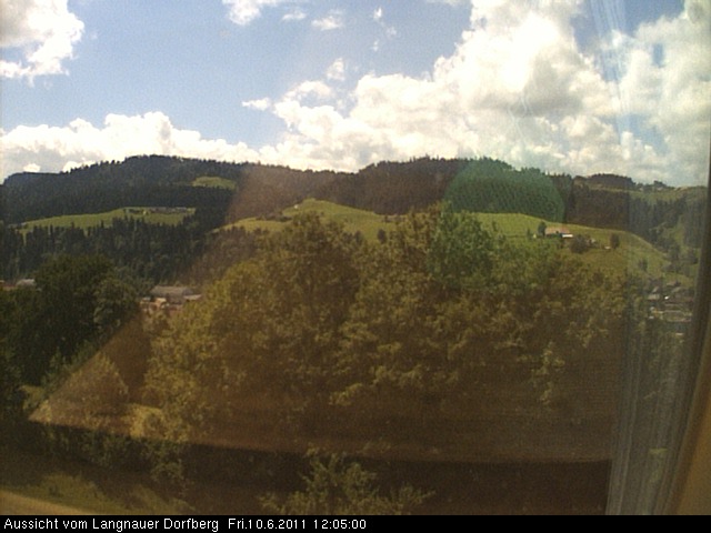 Webcam-Bild: Aussicht vom Dorfberg in Langnau 20110610-120500
