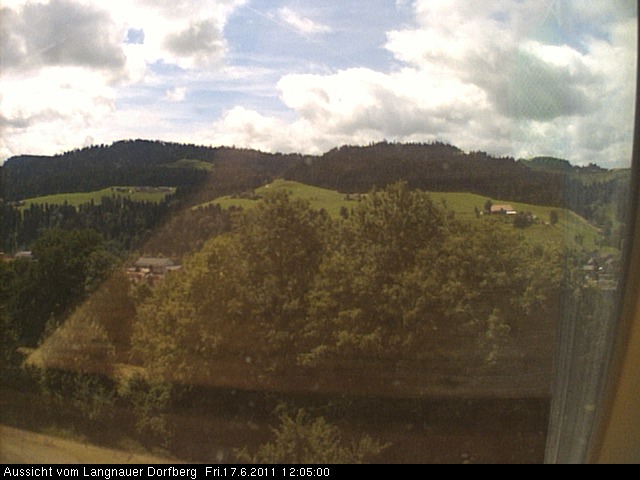 Webcam-Bild: Aussicht vom Dorfberg in Langnau 20110617-120500