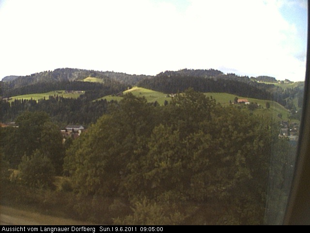 Webcam-Bild: Aussicht vom Dorfberg in Langnau 20110619-090500