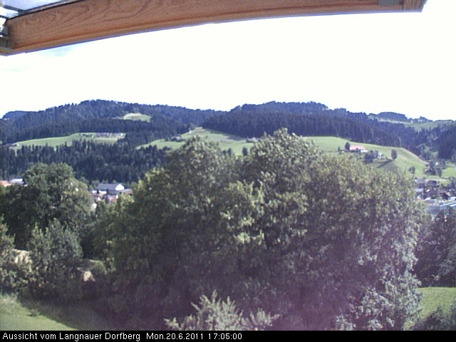 Webcam-Bild: Aussicht vom Dorfberg in Langnau 20110620-170500