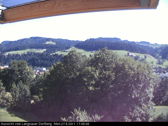 Webcam-Bild: Aussicht vom Dorfberg in Langnau 20110627-170500