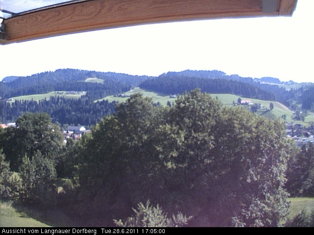 Webcam-Bild: Aussicht vom Dorfberg in Langnau 20110628-170500