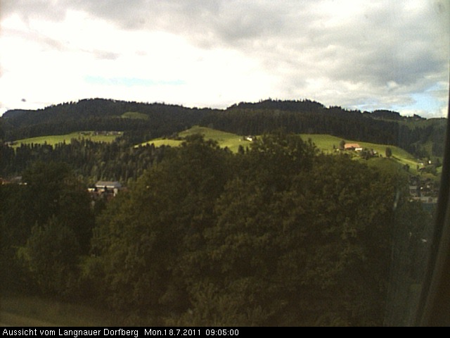 Webcam-Bild: Aussicht vom Dorfberg in Langnau 20110718-090500