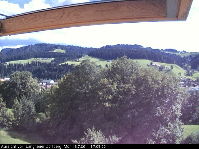 Webcam-Bild: Aussicht vom Dorfberg in Langnau 20110718-170500