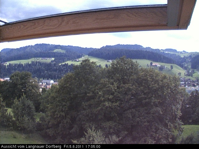 Webcam-Bild: Aussicht vom Dorfberg in Langnau 20110805-170500