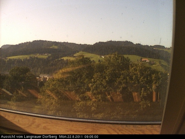 Webcam-Bild: Aussicht vom Dorfberg in Langnau 20110822-090500