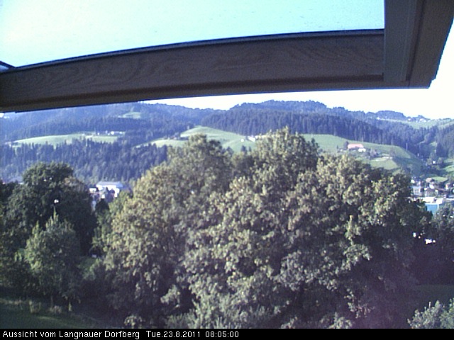 Webcam-Bild: Aussicht vom Dorfberg in Langnau 20110823-080500