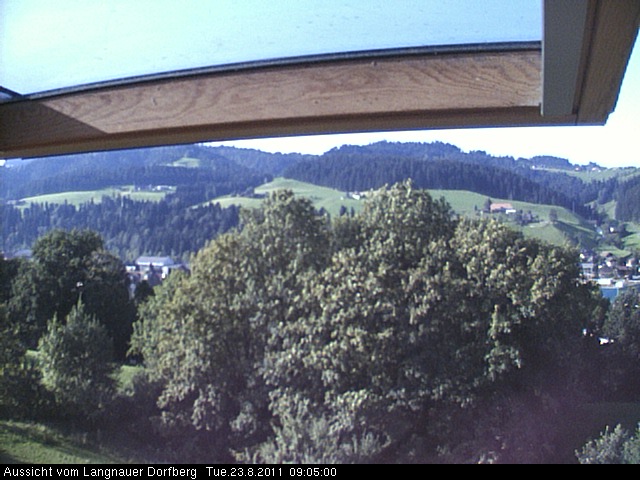 Webcam-Bild: Aussicht vom Dorfberg in Langnau 20110823-090500