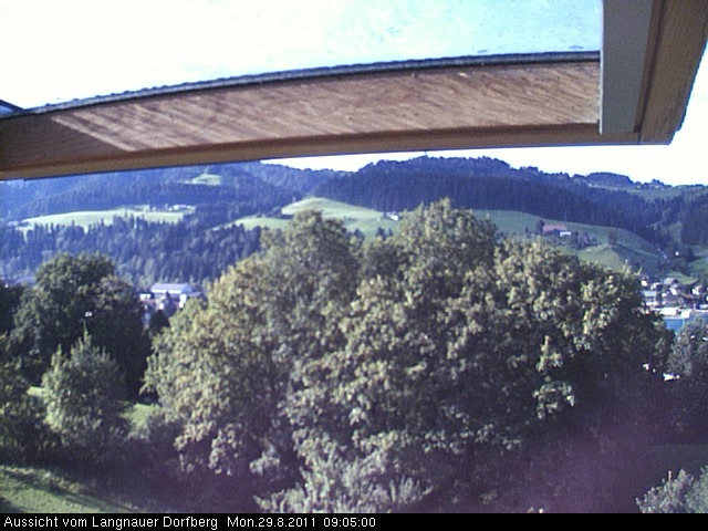 Webcam-Bild: Aussicht vom Dorfberg in Langnau 20110829-090500