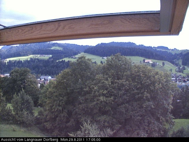 Webcam-Bild: Aussicht vom Dorfberg in Langnau 20110829-170500