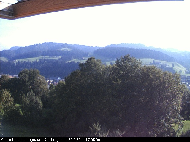 Webcam-Bild: Aussicht vom Dorfberg in Langnau 20110922-170500