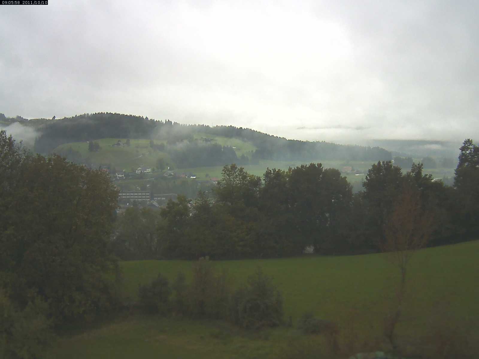 Webcam-Bild: Aussicht vom Dorfberg in Langnau 20111010-100600