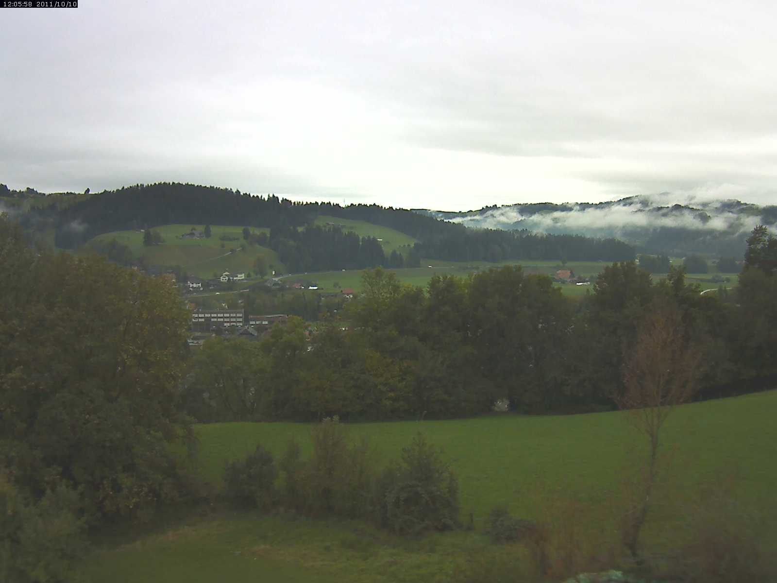 Webcam-Bild: Aussicht vom Dorfberg in Langnau 20111010-140600