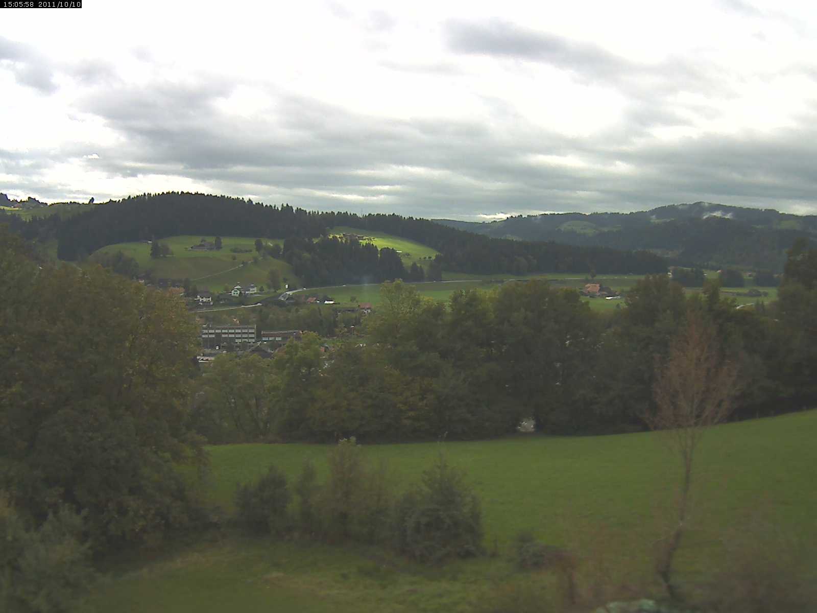 Webcam-Bild: Aussicht vom Dorfberg in Langnau 20111010-160600