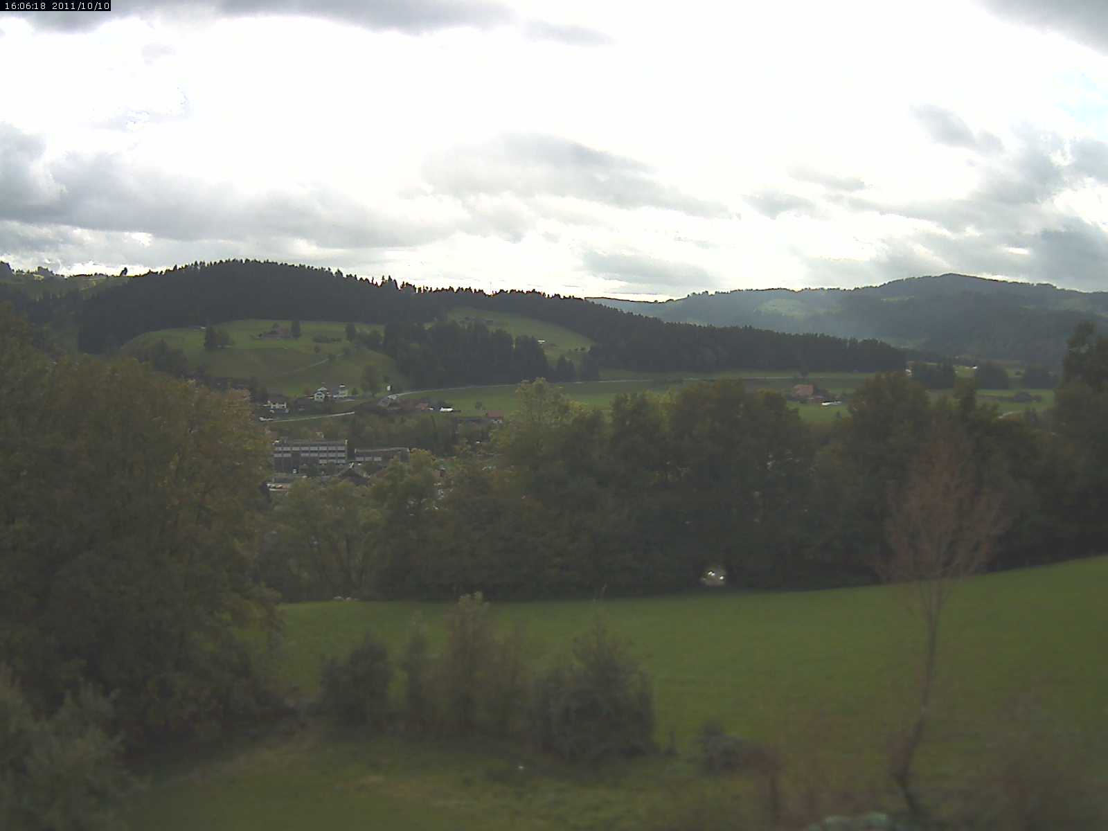 Webcam-Bild: Aussicht vom Dorfberg in Langnau 20111010-170600