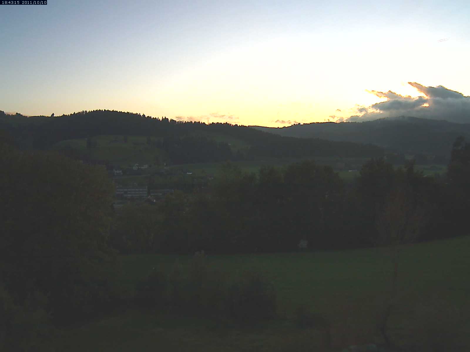 Webcam-Bild: Aussicht vom Dorfberg in Langnau 20111010-184338