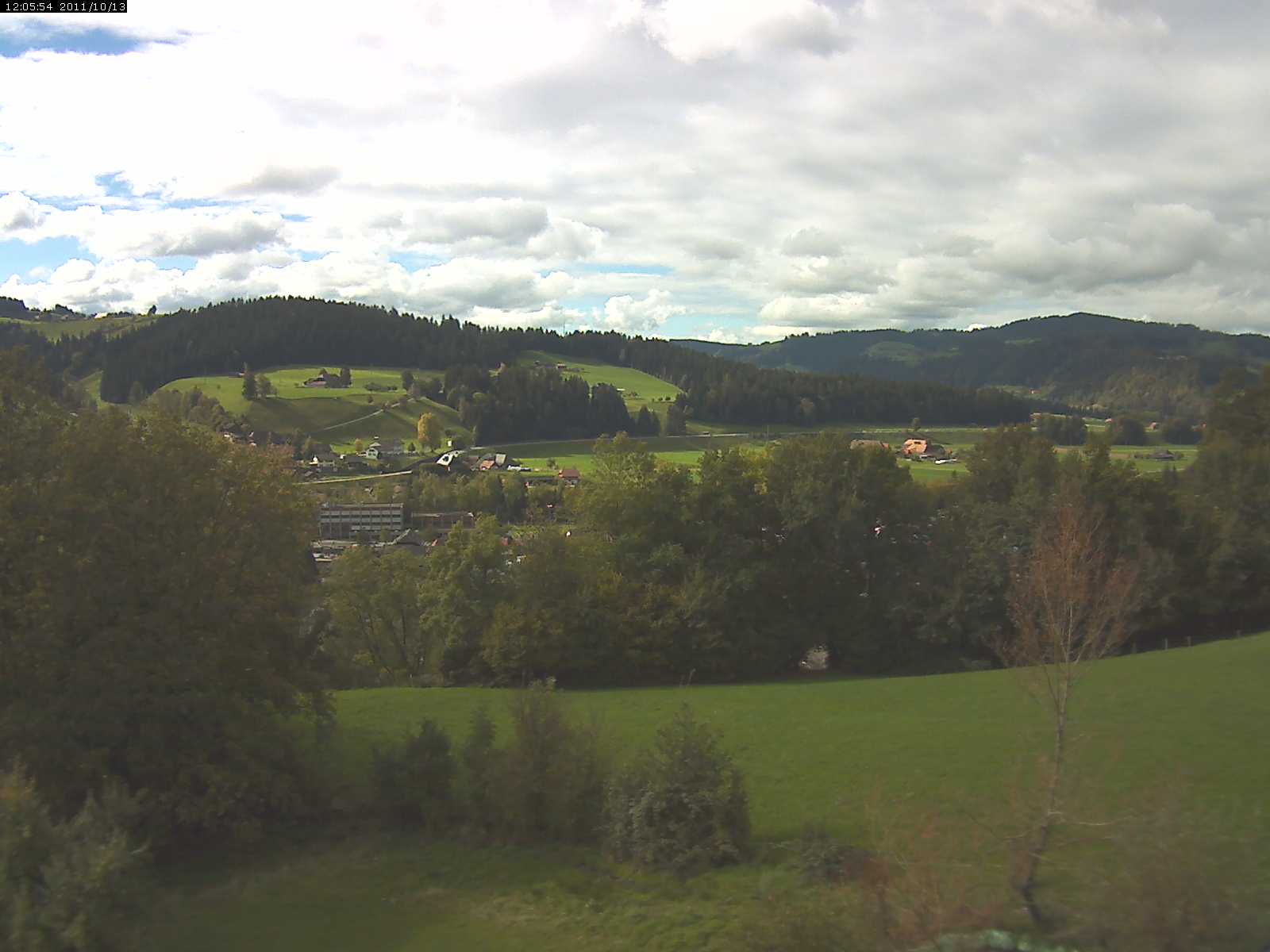 Webcam-Bild: Aussicht vom Dorfberg in Langnau 20111013-120600