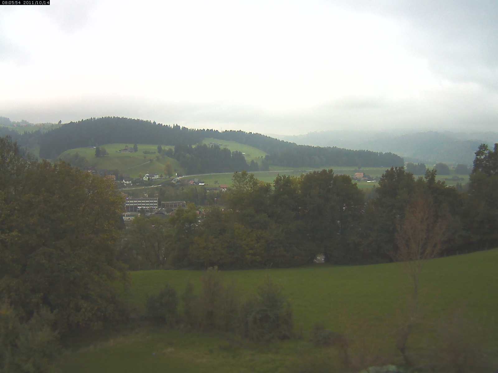 Webcam-Bild: Aussicht vom Dorfberg in Langnau 20111014-080600