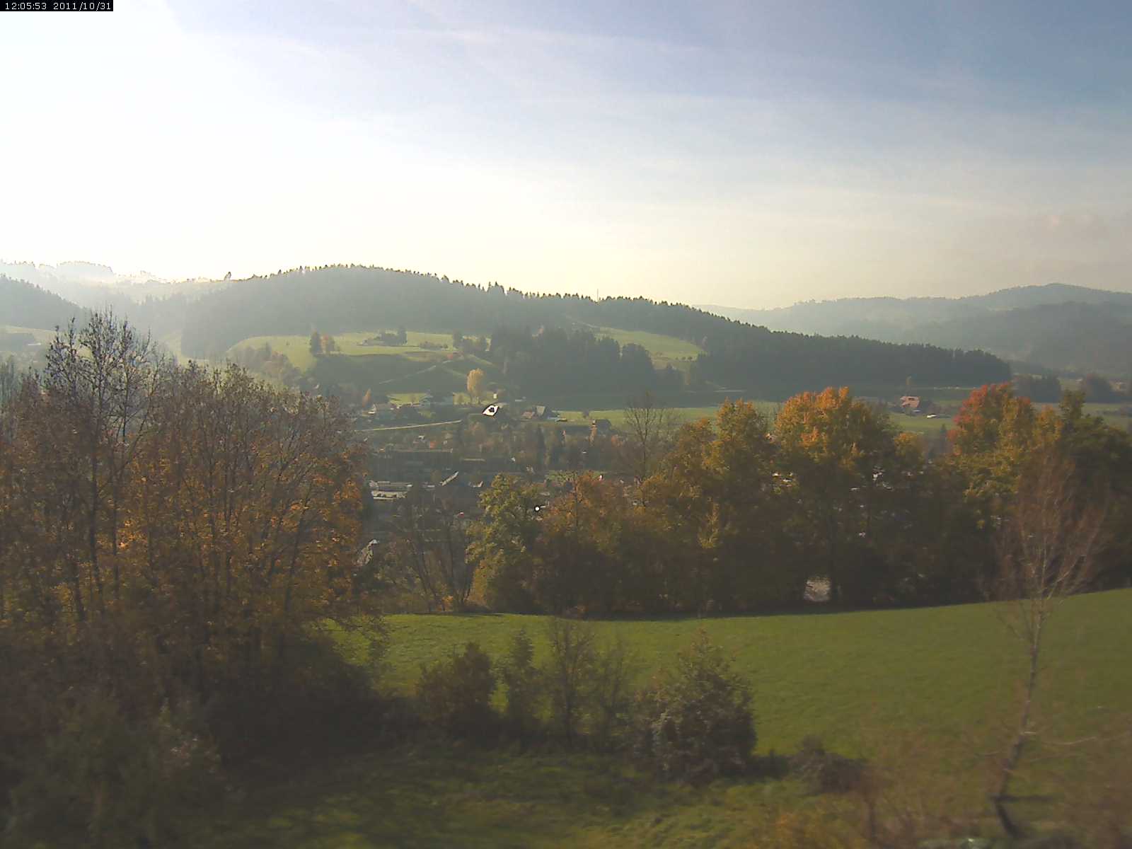 Webcam-Bild: Aussicht vom Dorfberg in Langnau 20111031-120600