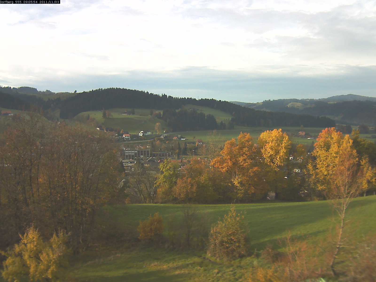 Webcam-Bild: Aussicht vom Dorfberg in Langnau 20111103-090600