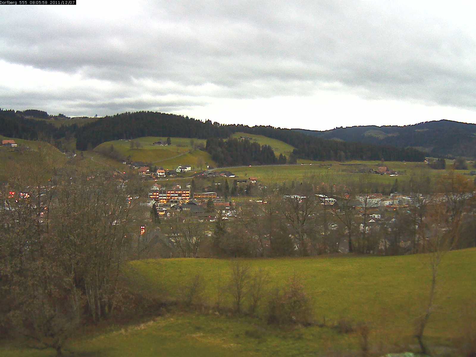 Webcam-Bild: Aussicht vom Dorfberg in Langnau 20111207-080600