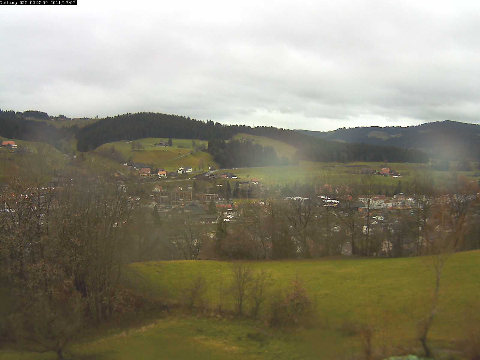 Webcam-Bild: Aussicht vom Dorfberg in Langnau 20111207-090600