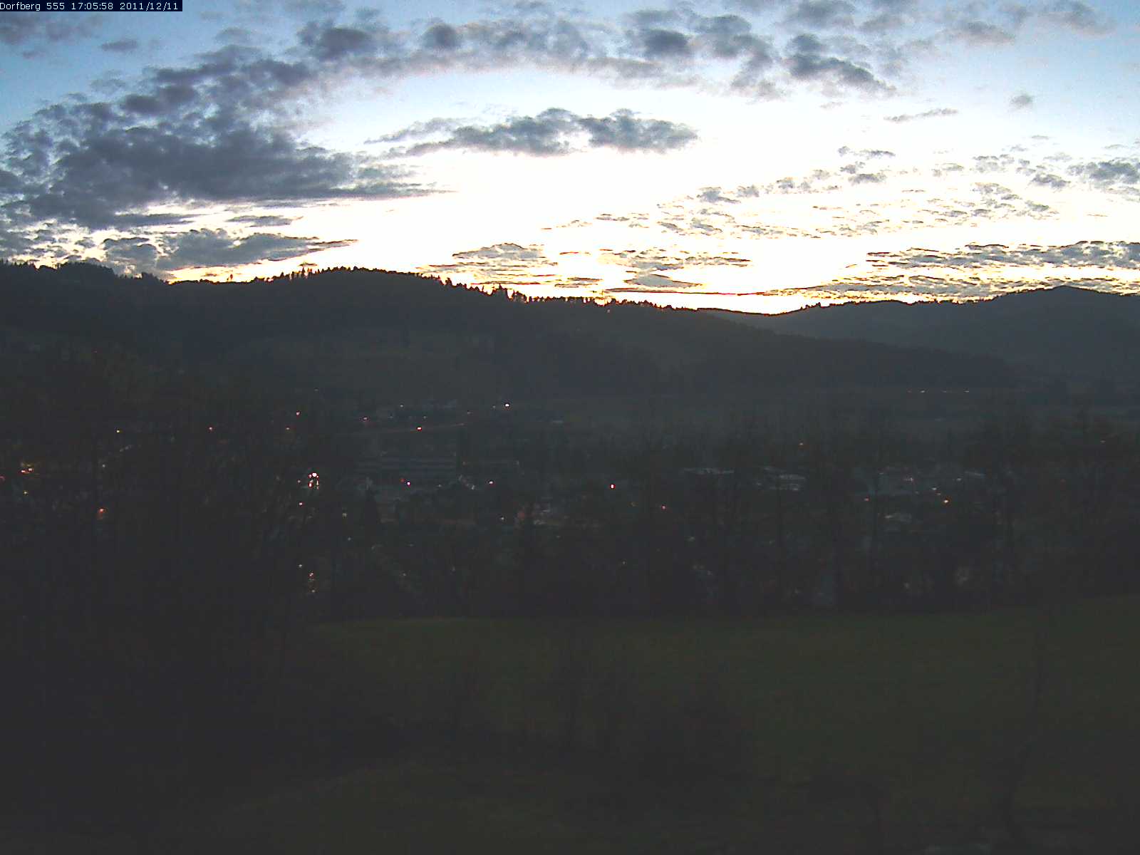 Webcam-Bild: Aussicht vom Dorfberg in Langnau 20111211-170600